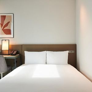 Standard Double Room Mobility Accessible